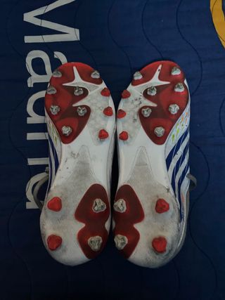Botas de futbol predator talla 38 Gama media
