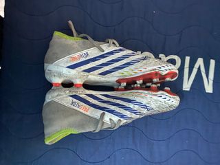 Botas de futbol predator talla 38 Gama media