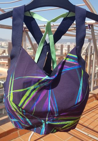 Sujetador deportivo.