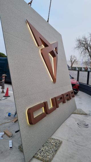 Montaje de Rótulos & Vinilos