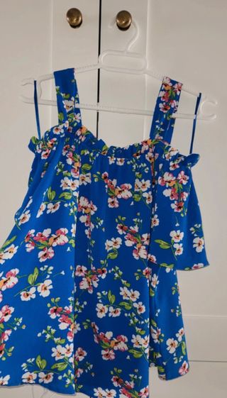 blusa estampada hombros descubiertos