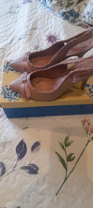 Zapatos rosa empolvado nuevos