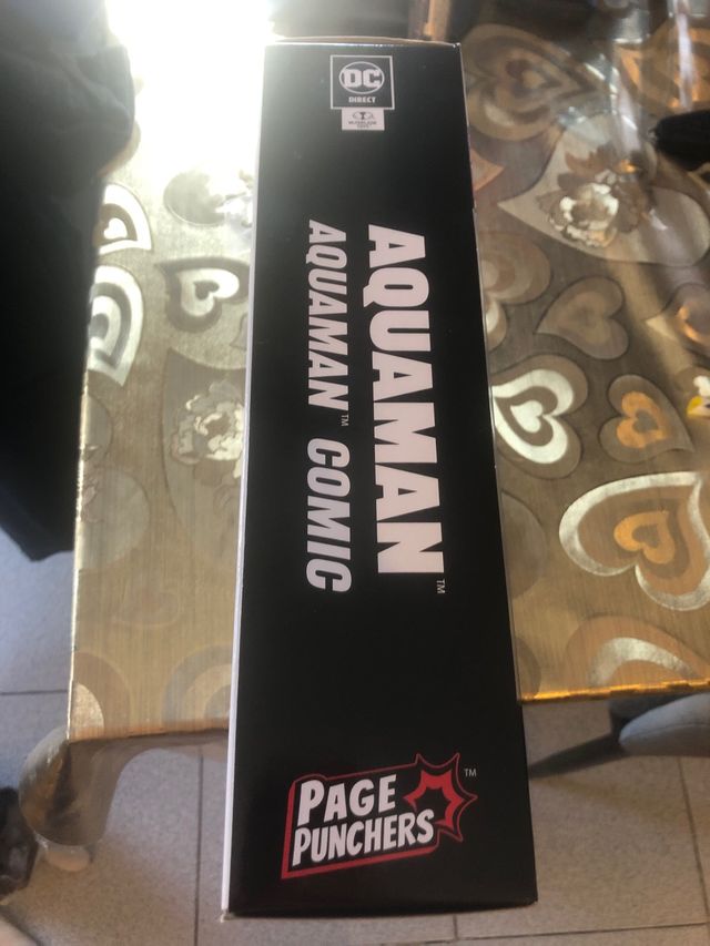 figura de accion DC AQUAMAN cómic book nuevo