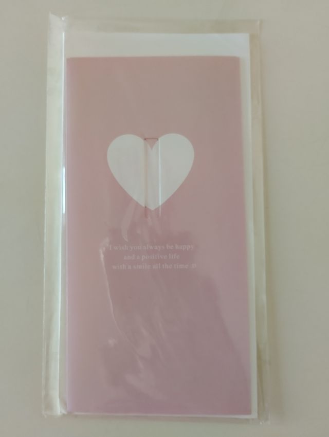 2 carte cuore e ali in rilievo con buste