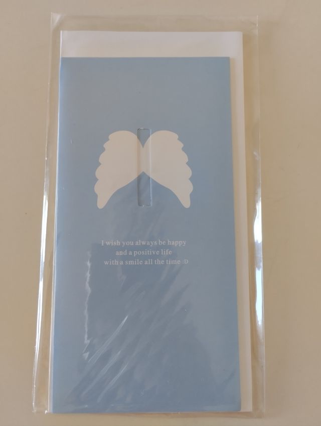 2 carte cuore e ali in rilievo con buste