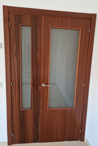 LOTE 8 PUERTAS NUEVAS COMPLETAS COLOR SAPELLY