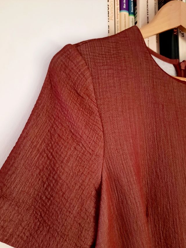 Vestido burdeos de COS