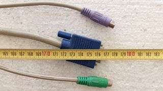 KVM + Cable 1.75m PS2 VGA D-SUB SERVIDOR