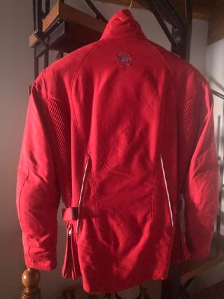 cazadora de moto mujer