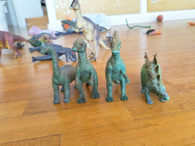 Dinosaurios de juguete para niños