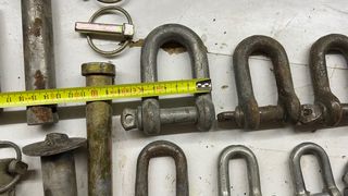 LOTE: Grilletes, Mosquetones, Pasadores.....