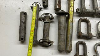 LOTE: Grilletes, Mosquetones, Pasadores.....