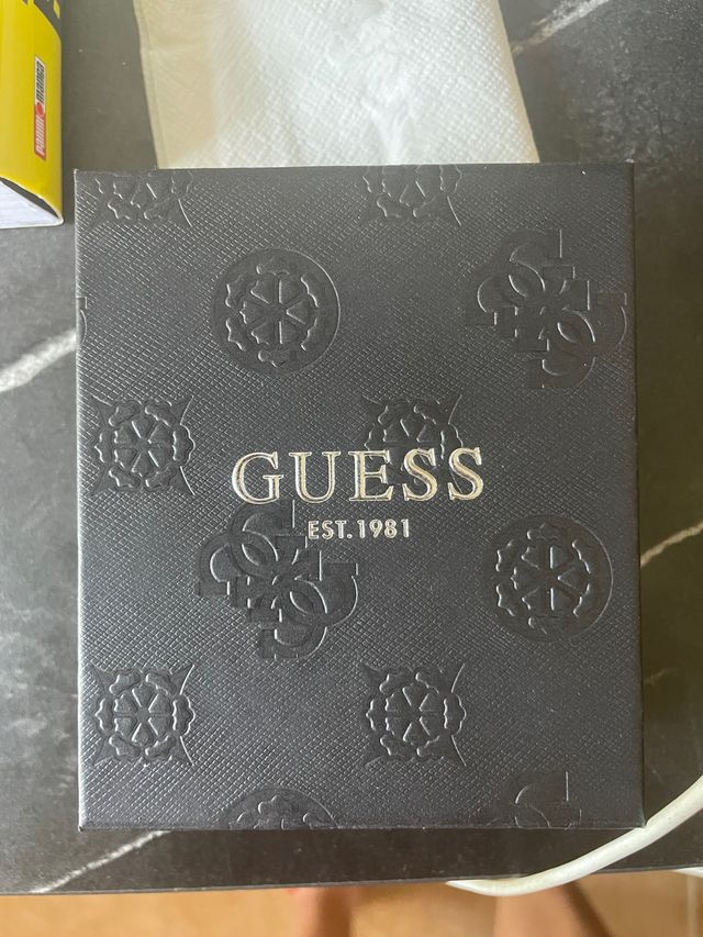 Pendientes Guess