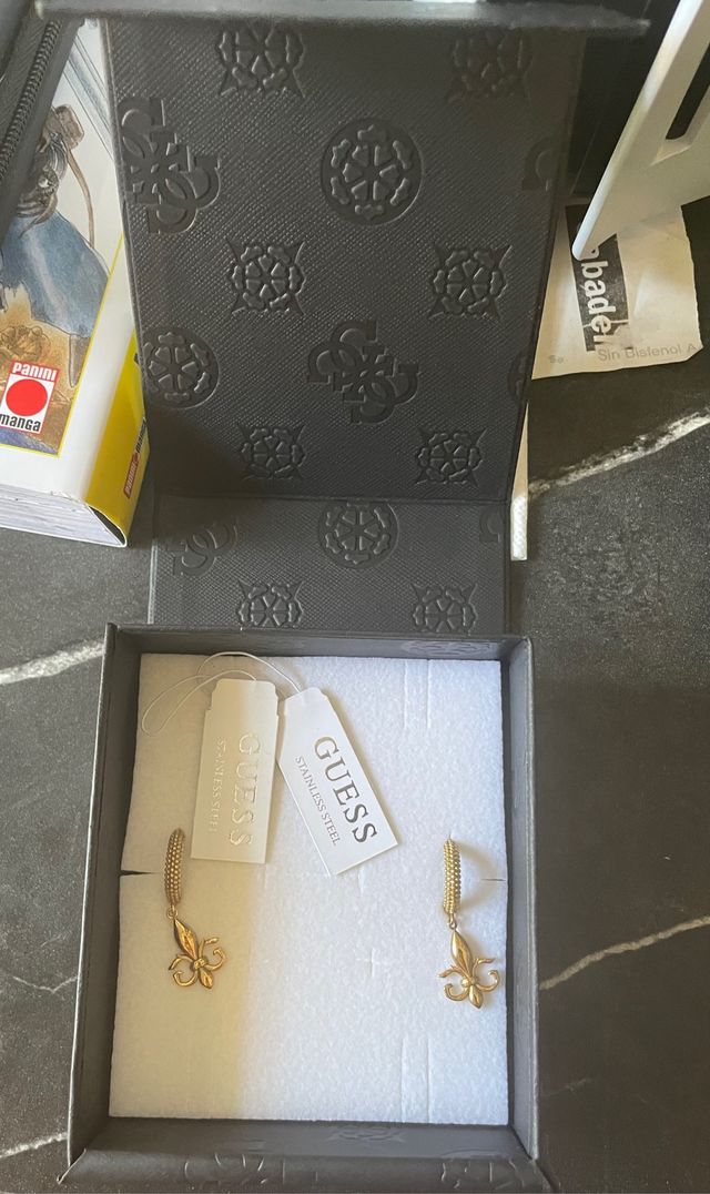 Pendientes Guess