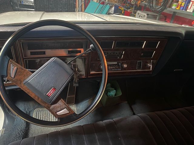 Oldsmobile Delta royale 88 1985