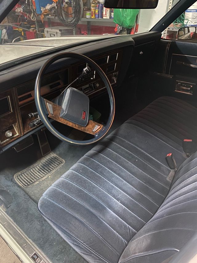 Oldsmobile Delta royale 88 1985