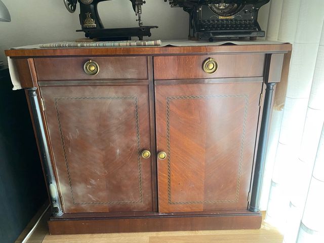 Mueble televisión estilo isabelino