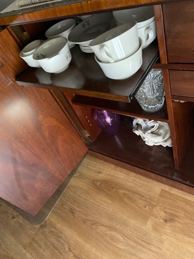 Mueble televisión estilo isabelino