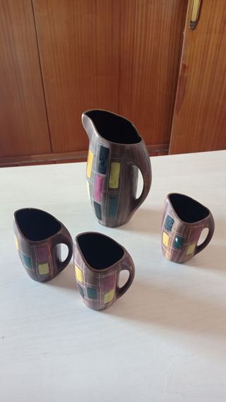 Jarra y vasos para cerveza