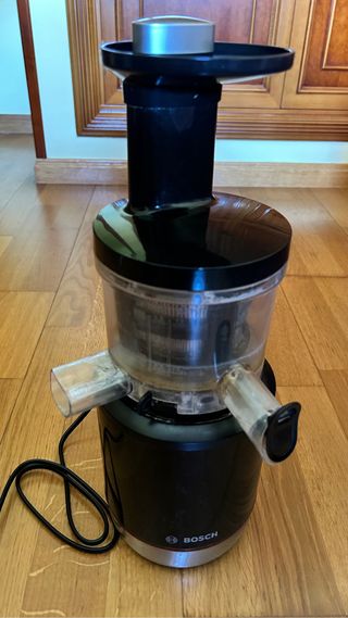 Extractor BOSCH VitaExtract (similar a licuadora)