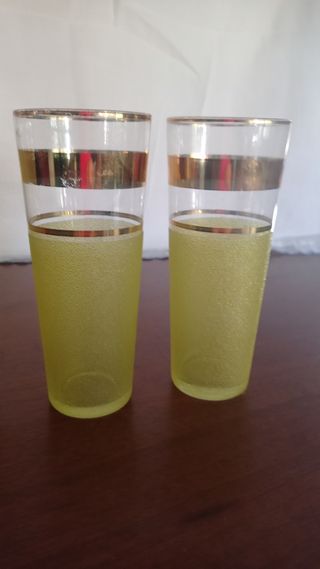 Jarra y 2 vasos de tubo