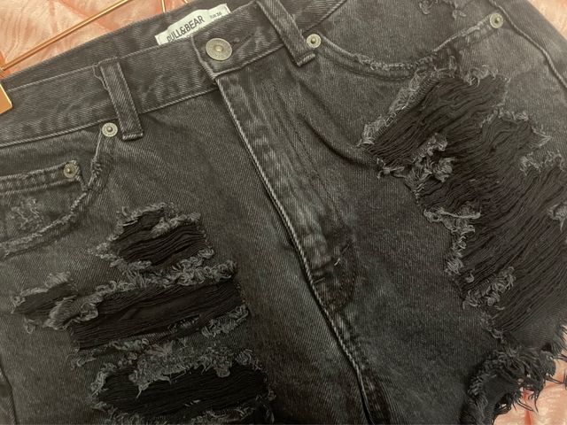 Pantalon vaquero corto negro