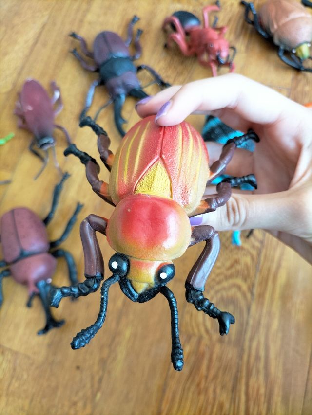 Insectos de juguete para niños