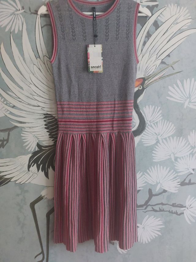 Vestido con etiquetas marca Smash. X