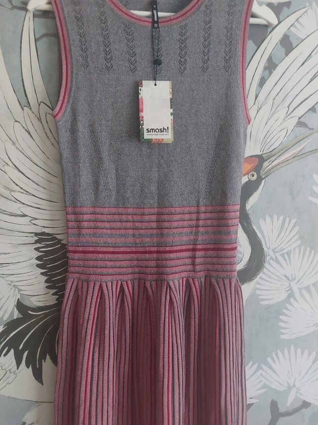 Vestido con etiquetas marca Smash. X