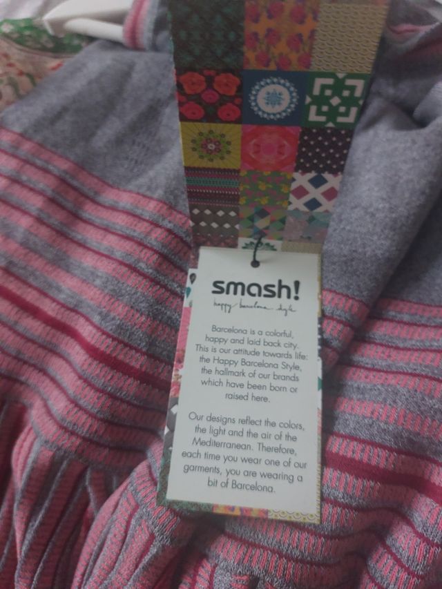 Vestido con etiquetas marca Smash. X