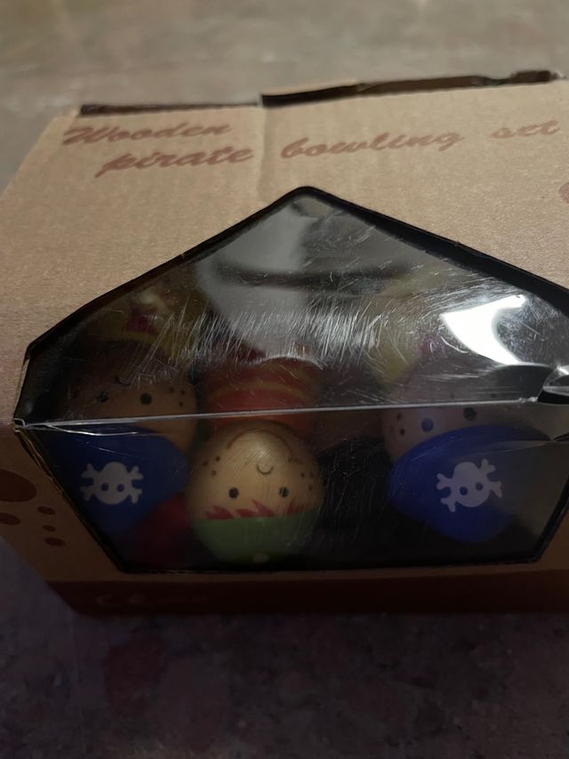 Juego de bolos de madera