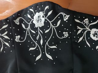 Faldas raso negras con corpiños