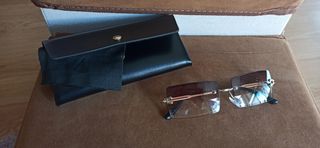 Gafas de sol shein + toallita + funda 