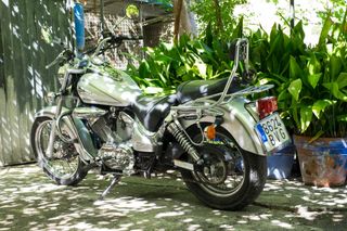 Moto Suzuki Intruder LC