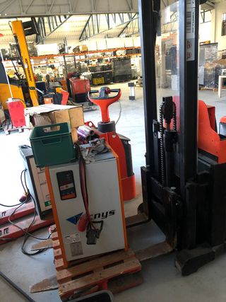 Traspaleta eléctrica BT exide clasic OSE 12