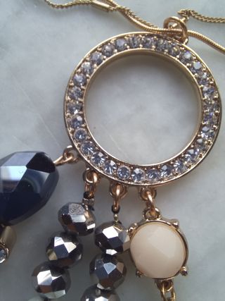 Collana lunga con ciondolo