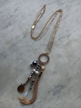 Collana lunga con ciondolo