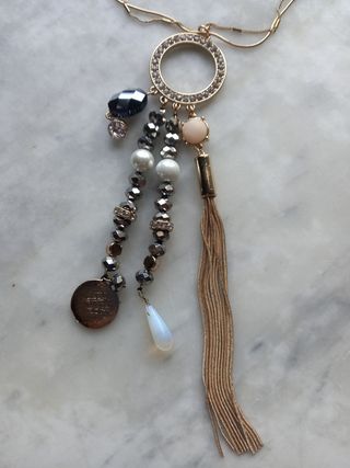 Collana lunga con ciondolo