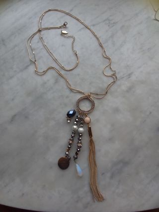 Collana lunga con ciondolo