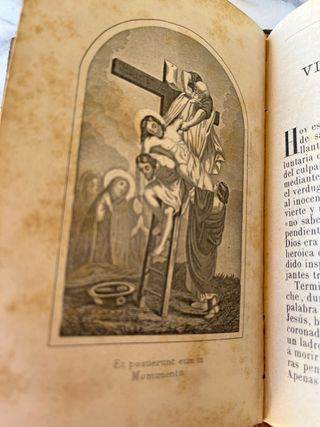 Antiguo libro religioso