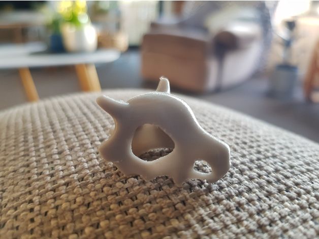 Llavero Pokemon cubone con cadena y anilla