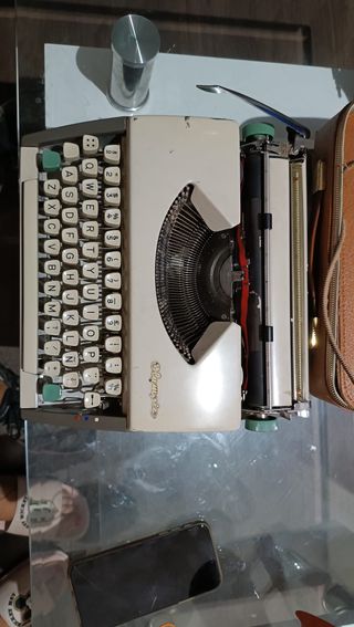 Maquina de escribir olympia