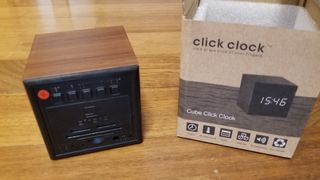 Reloj despertador Cube