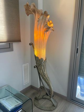 Lampara halógeno de pie tulipan
