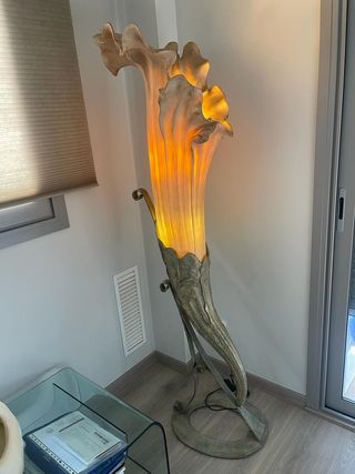Lampara halógeno de pie tulipan