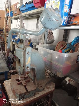 prensa manual antigua para juntas