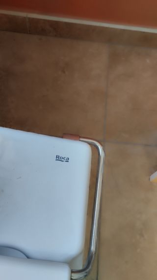 Sanitarios  y espejo baño