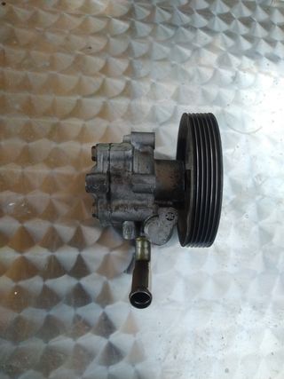 Bomba dirección asistida Ford fiesta 200