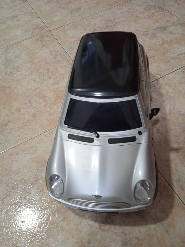 Coche decoración no tiene el enchufe del cargador