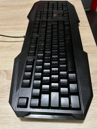 Trust GXT 830 Avonn Teclado Gaming